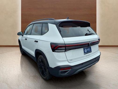 Pure White 2025 Volkswagen Taos SE Black
