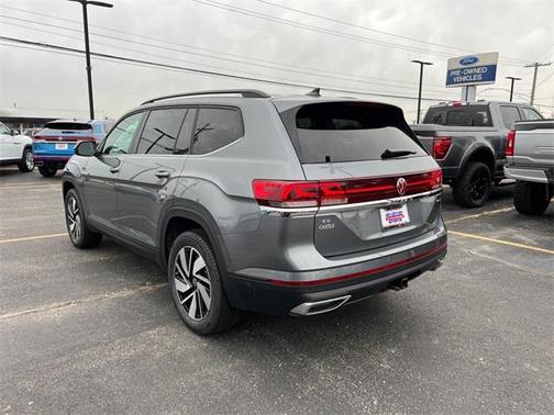 2025 Volkswagen Atlas 2.0T SE w/Technology 4MOTION