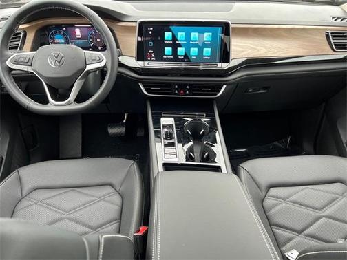 2025 Volkswagen Atlas 2.0T SE w/Technology 4MOTION