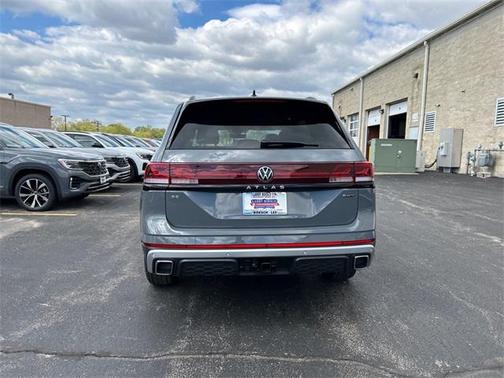 2025 Volkswagen Atlas 2.0T Peak Edition