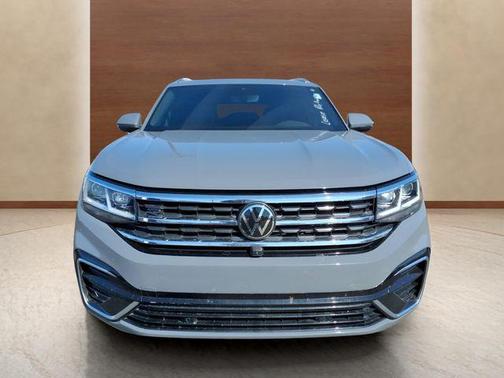 Pure Gray 2023 Volkswagen Atlas Cross Sport 3.6L V6 SEL Premium R-Line