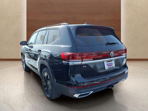 Deep Black Pearl 2026 Volkswagen Atlas 2.0T SE w/Technology 4MOTION