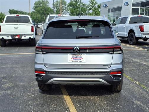 2025 Volkswagen Taos 1.5T SE