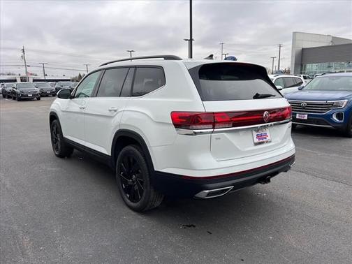 2025 Volkswagen Atlas 2.0T SE w/Technology 4MOTION