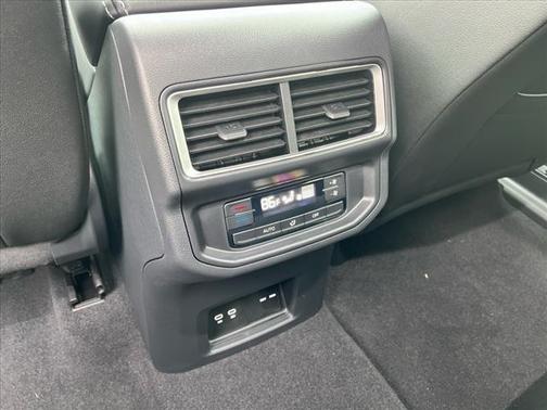 2025 Volkswagen Atlas 2.0T SE w/Technology 4MOTION