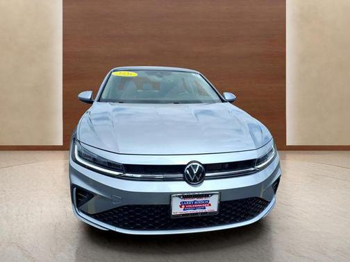 Pyrite Silver Metallic 2026 Volkswagen Jetta 1.4T SE