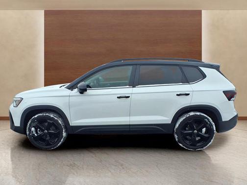 2025 Volkswagen Taos 1.5T SE Black