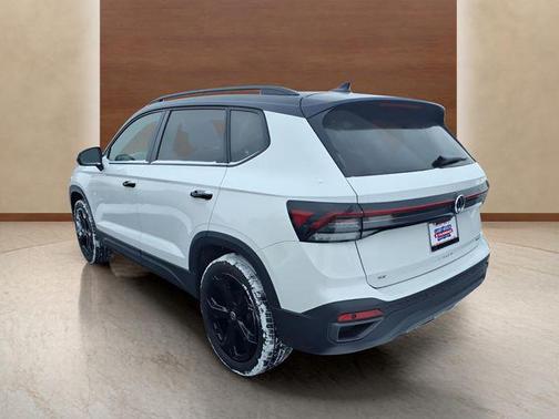 2025 Volkswagen Taos 1.5T SE Black