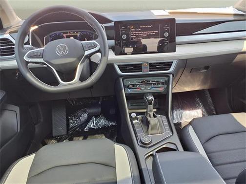 2025 Volkswagen Taos 1.5T SEL