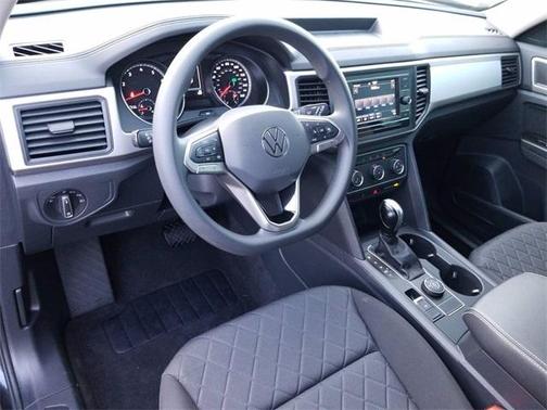 Photo 2 of 30 of 2021 Volkswagen Atlas 2.0T S