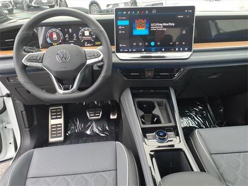 2026 Volkswagen Tiguan 2.0T SEL R-Line 4MOTION