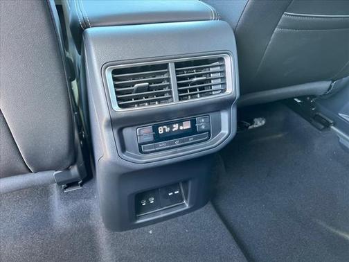 2025 Volkswagen Atlas 2.0T SE w/Technology 4MOTION