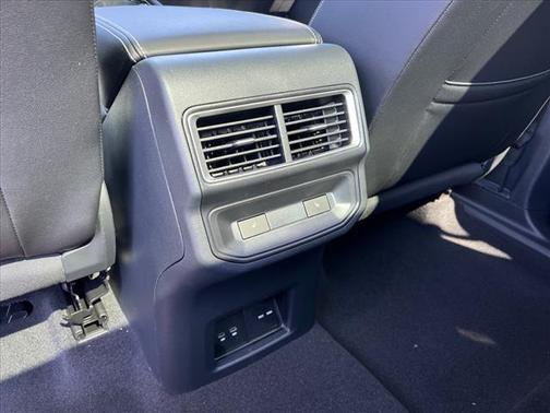 2025 Volkswagen Atlas Cross Sport 2.0T SEL Premium