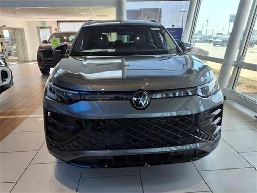 2025 Volkswagen Tiguan 2.0T SE R-Line Black 4MOTION
