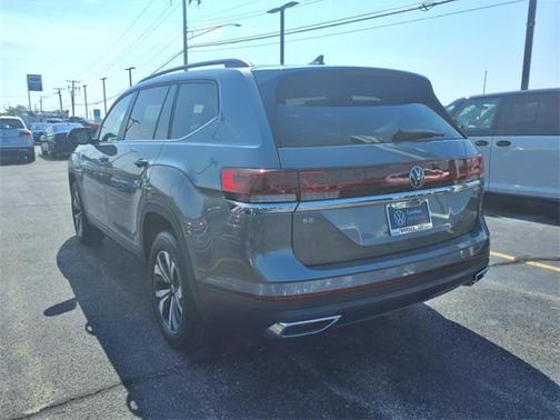 2024 Volkswagen Atlas 2.0T SE