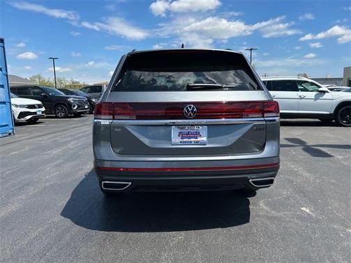 2025 Volkswagen Atlas 2.0T SE