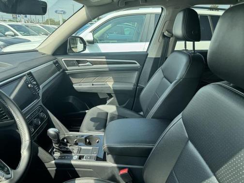 2022 Volkswagen Atlas 3.6L SE w/Technology
