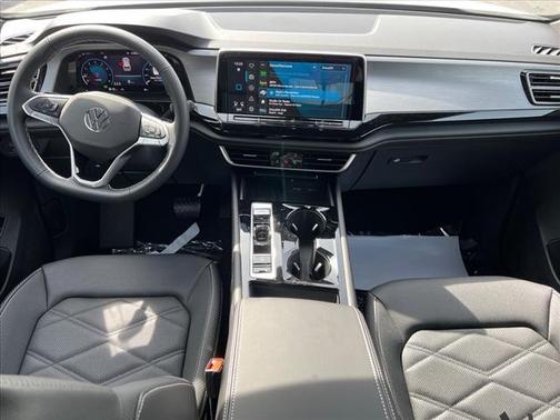 2025 Volkswagen Atlas Cross Sport 2.0T SE w/Technology 4MOTION
