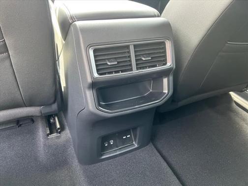 2025 Volkswagen Atlas Cross Sport 2.0T SE w/Technology 4MOTION