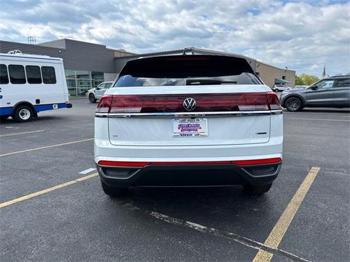 2025 Volkswagen Atlas Cross Sport 2.0T SE