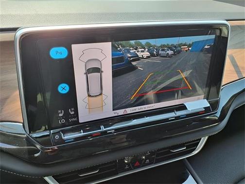2025 Volkswagen Atlas 2.0T SE w/Technology 4MOTION