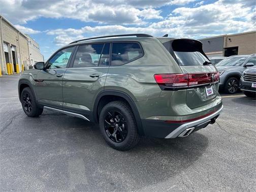 2025 Volkswagen Atlas 2.0T Peak Edition