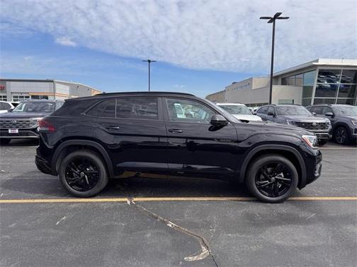 2025 Volkswagen Atlas Cross Sport 2.0T SEL