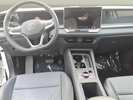 2025 Volkswagen Tiguan 2.0T SE 4MOTION