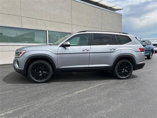 2025 Volkswagen Atlas 2.0T SE w/Technology 4MOTION