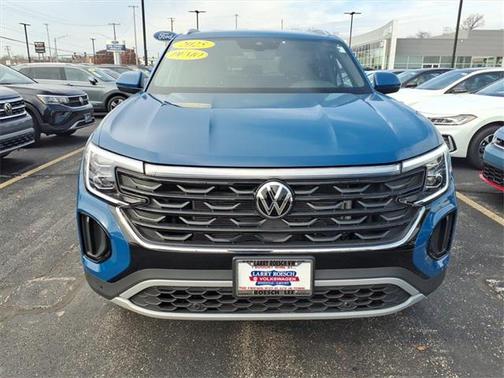 2025 Volkswagen Atlas Cross Sport 2.0T SE w/Technology 4MOTION