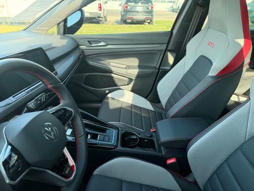 2024 Volkswagen Golf GTI 2.0T SE DSG