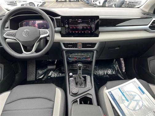 2025 Volkswagen Taos 1.5T SEL