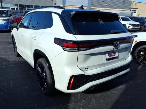 2025 Volkswagen Tiguan 2.0T SE R-Line Black 4MOTION
