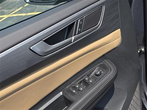 2025 Volkswagen Atlas Cross Sport 2.0T SE