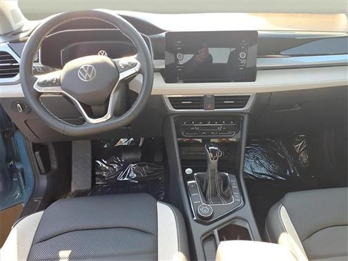 2025 Volkswagen Taos 1.5T SEL