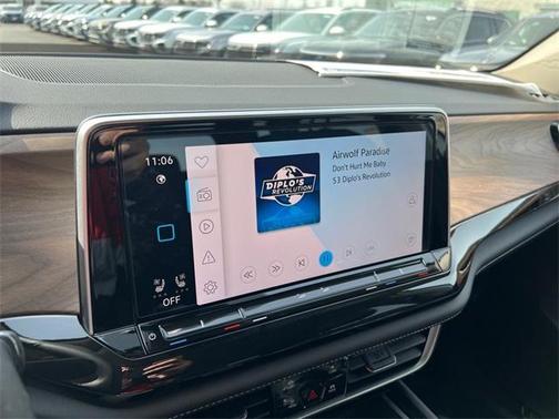 2025 Volkswagen Atlas 2.0T SE w/Technology 4MOTION