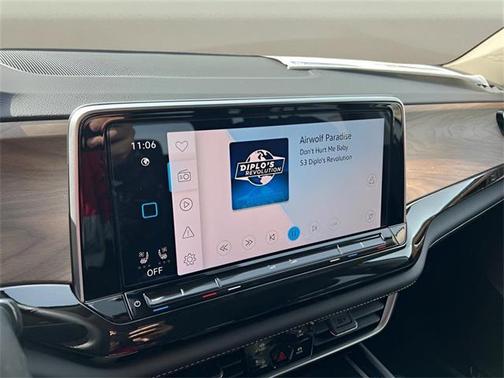 2025 Volkswagen Atlas 2.0T SE w/Technology 4MOTION
