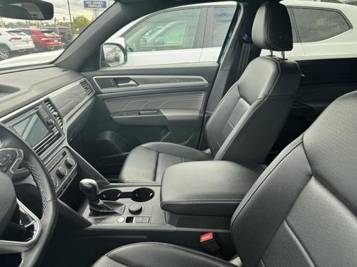 2022 Volkswagen Atlas Cross Sport 2.0T SE