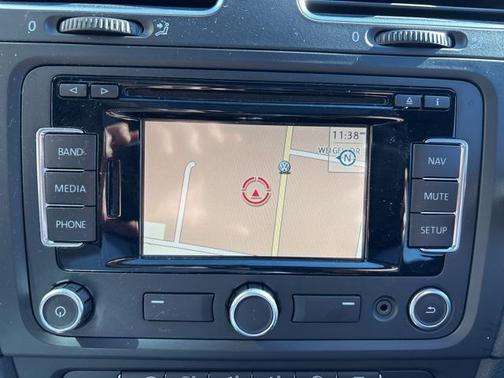 2013 Volkswagen Golf R 4-Door w/DCC & Navigation