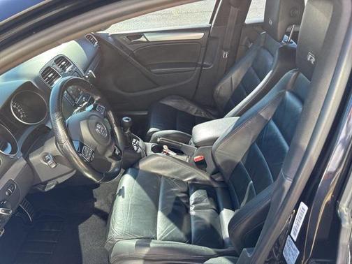 2013 Volkswagen Golf R 4-Door w/DCC & Navigation