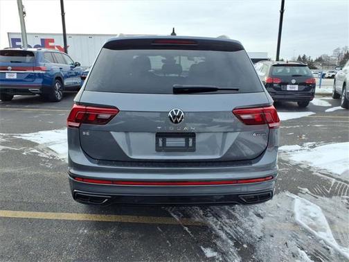 2022 Volkswagen Tiguan 2.0T SE R-Line Black 4MOTION