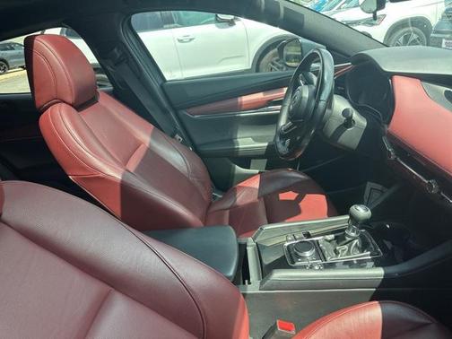 2022 Mazda Mazda3 FWD w/Premium Package