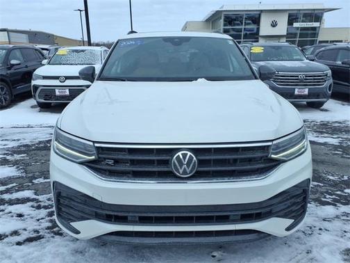 2024 Volkswagen Tiguan 2.0T SE R-Line Black