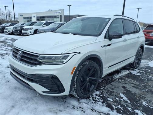 2024 Volkswagen Tiguan 2.0T SE R-Line Black