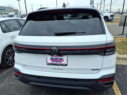 2025 Volkswagen Taos 1.5T SE Black