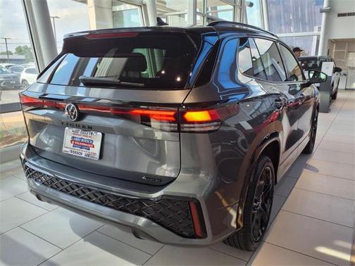 2025 Volkswagen Tiguan 2.0T SE R-Line Black 4MOTION