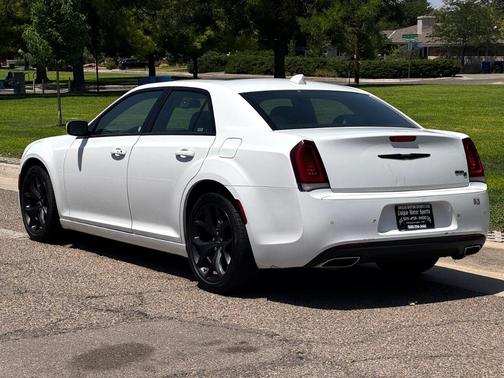 2022 Chrysler 300 S