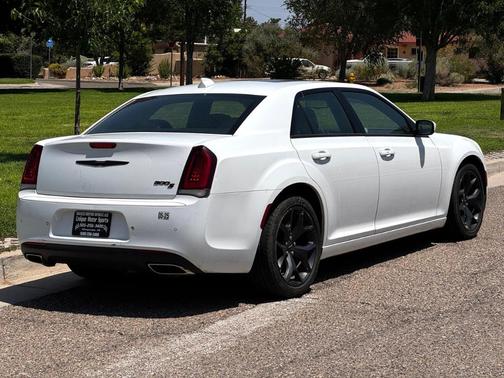 2022 Chrysler 300 S