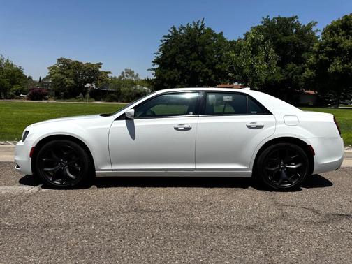 2022 Chrysler 300 S