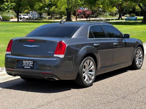 2019 Chrysler 300 Limited